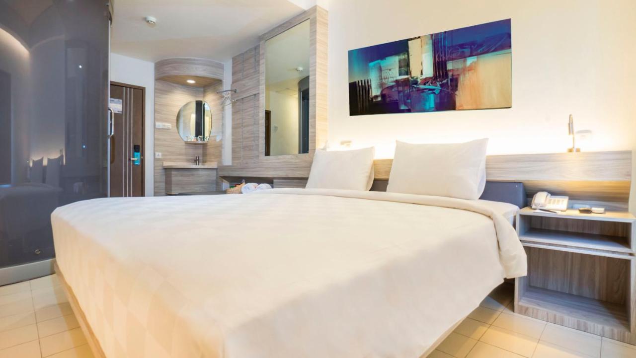 City Of Aventus Hotel - Denpasar Экстерьер фото