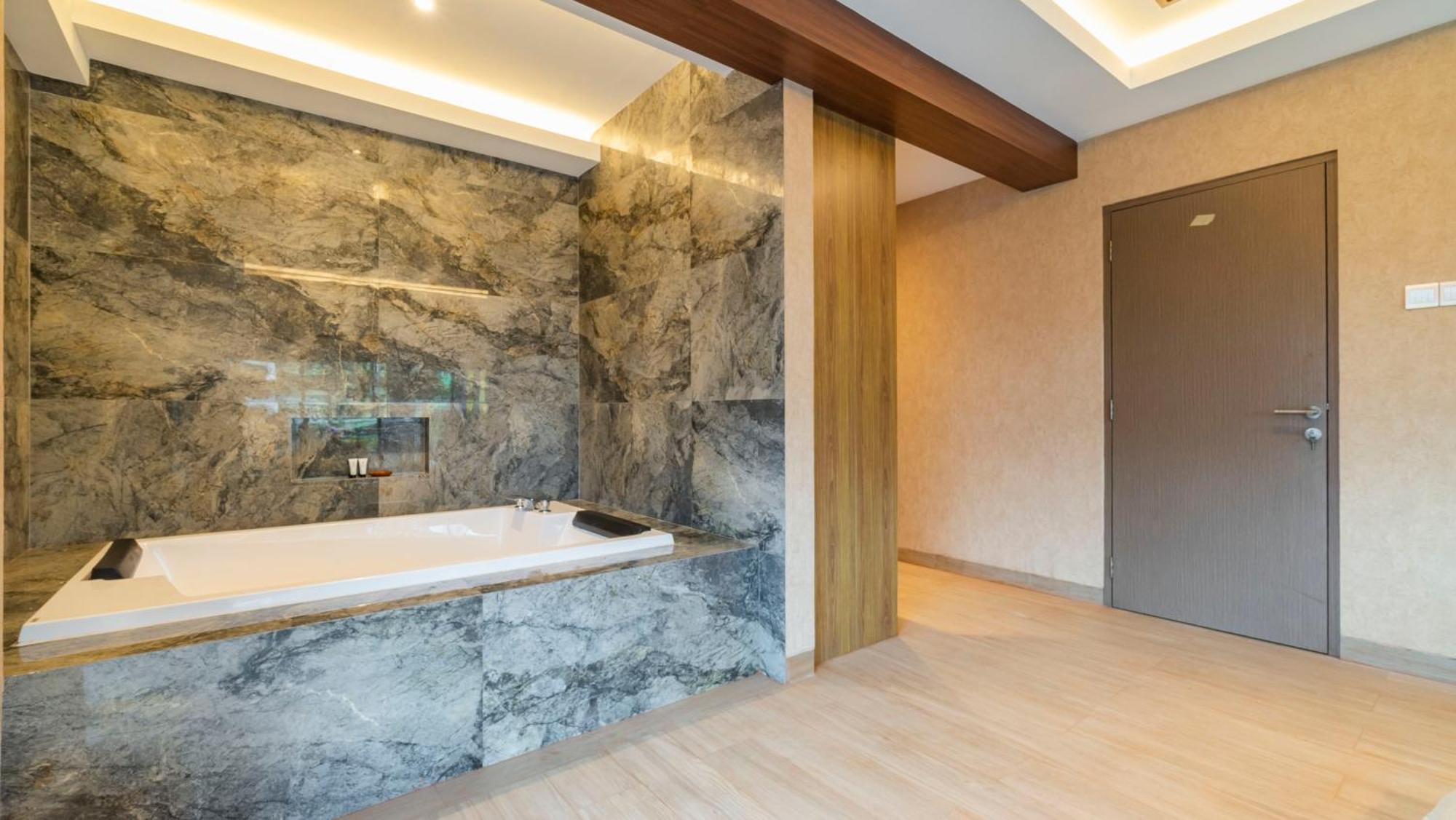 City Of Aventus Hotel - Denpasar Экстерьер фото