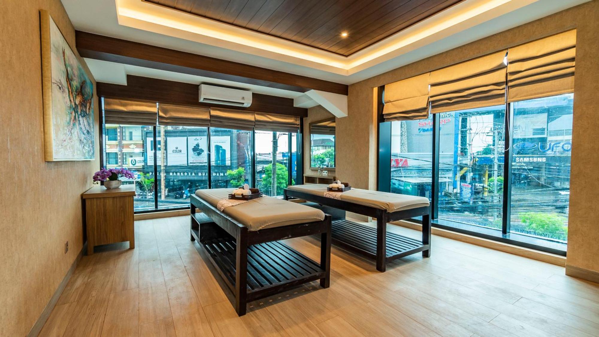 City Of Aventus Hotel - Denpasar Экстерьер фото