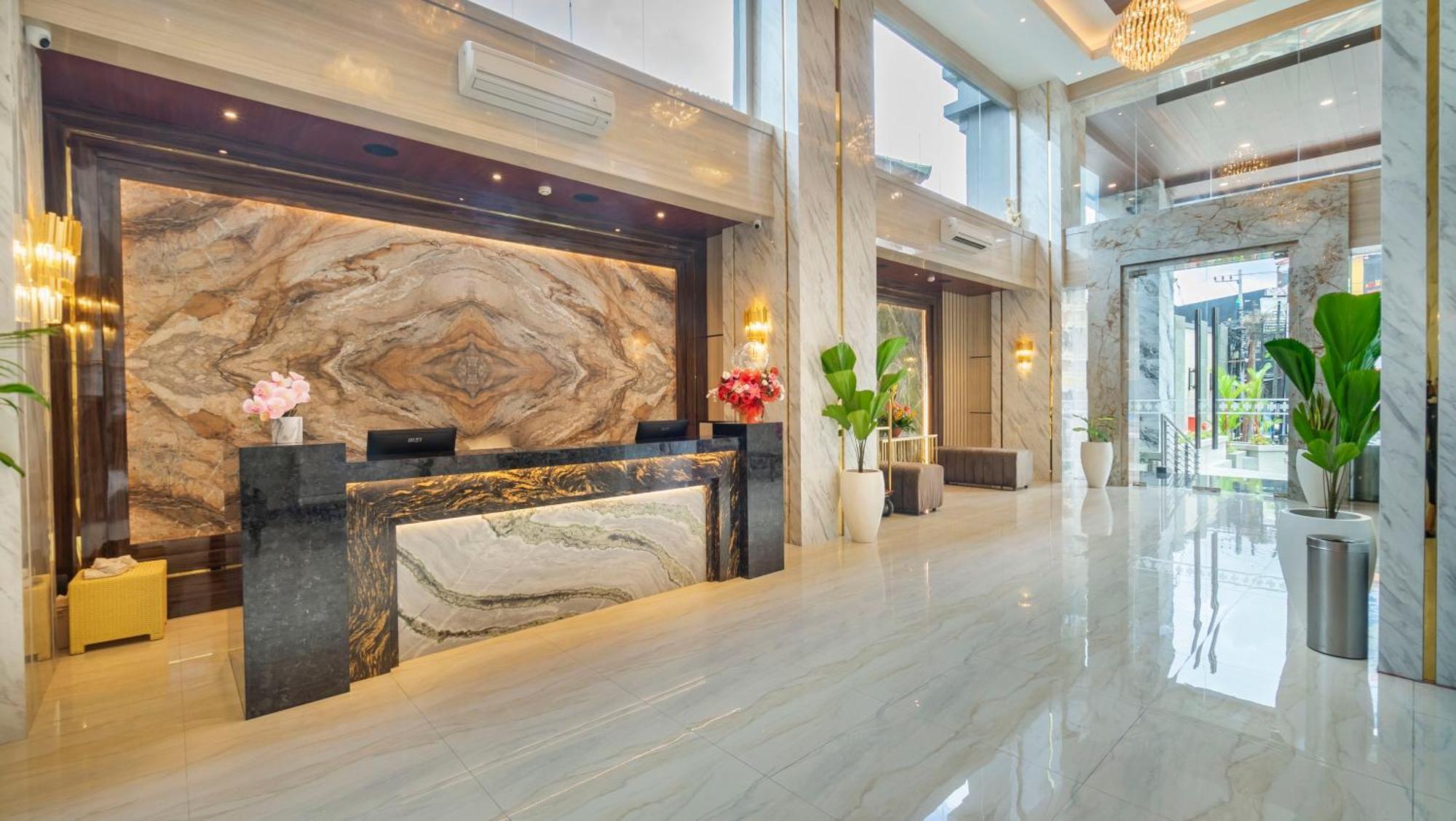 City Of Aventus Hotel - Denpasar Экстерьер фото