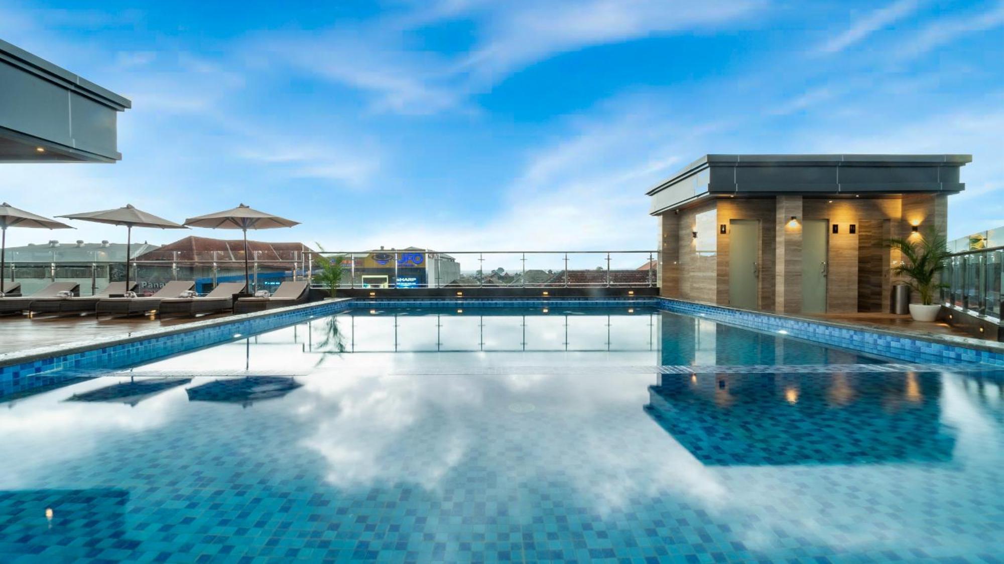 City Of Aventus Hotel - Denpasar Экстерьер фото